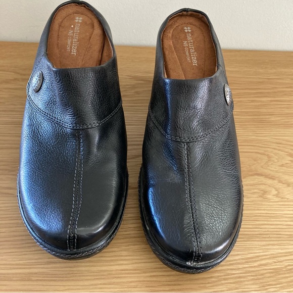 Naturalized Size 11 Black Mules - Picture 4 of 10